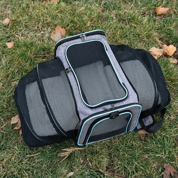 Cage de voyage pour lapin, design compact et fonctionnel