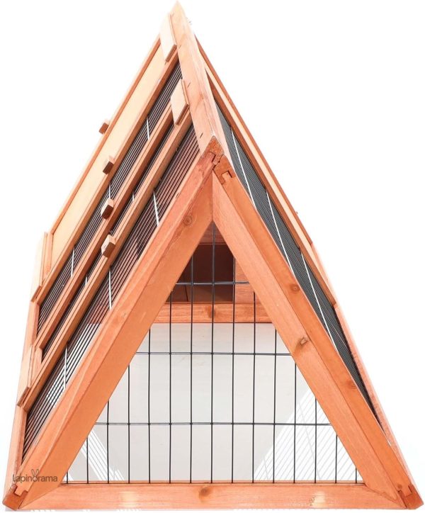 Habitat triangulaire adapté aux besoins des lapins domestiques