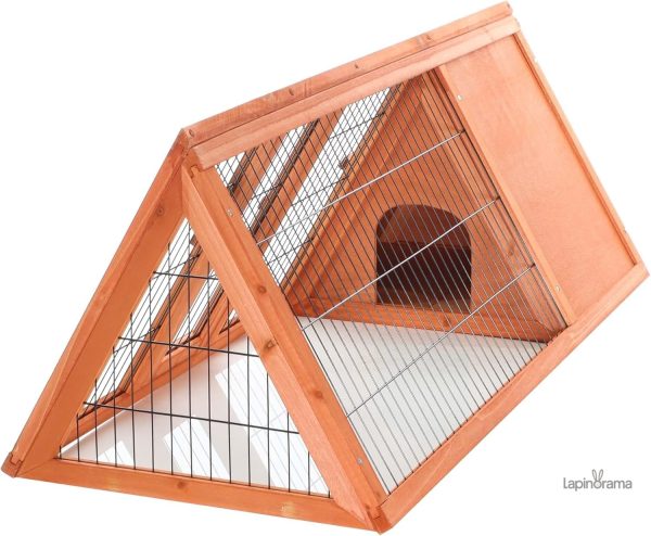 Clapier en forme triangulaire, idéal pour l'élevage de lapins