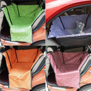 Lit en forme de voiture pour chambre d'enfant